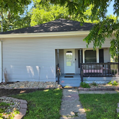 Tiny photo for 903 S Walnut Street, Sesser, IL 62884 (MLS # 12677293)