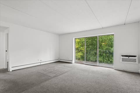 Tiny photo for 5125 Blodgett Avenue #218T, Downers Grove, IL 60515 (MLS # 12681617)