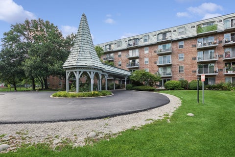 Photo of 5125 Blodgett Avenue #218T, Downers Grove, IL 60515 (MLS # 12681617)
