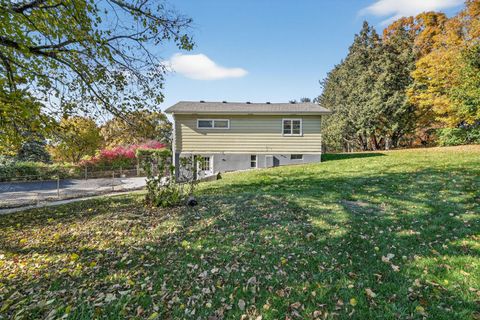 Tiny photo for 707 Coolidge Place, Rockford, IL 61107 (MLS # 12513723)