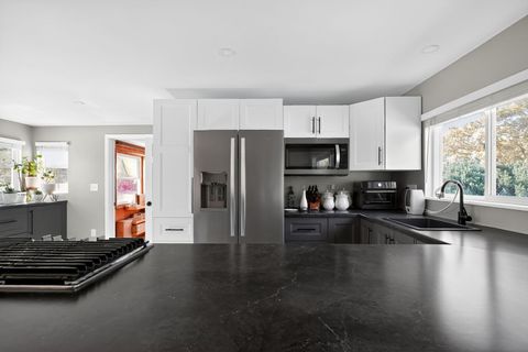 Tiny photo for 707 Coolidge Place, Rockford, IL 61107 (MLS # 12513723)