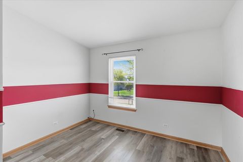 Tiny photo for 974 Deer Trail, Round Lake Beach, IL 60073 (MLS # 12642464)