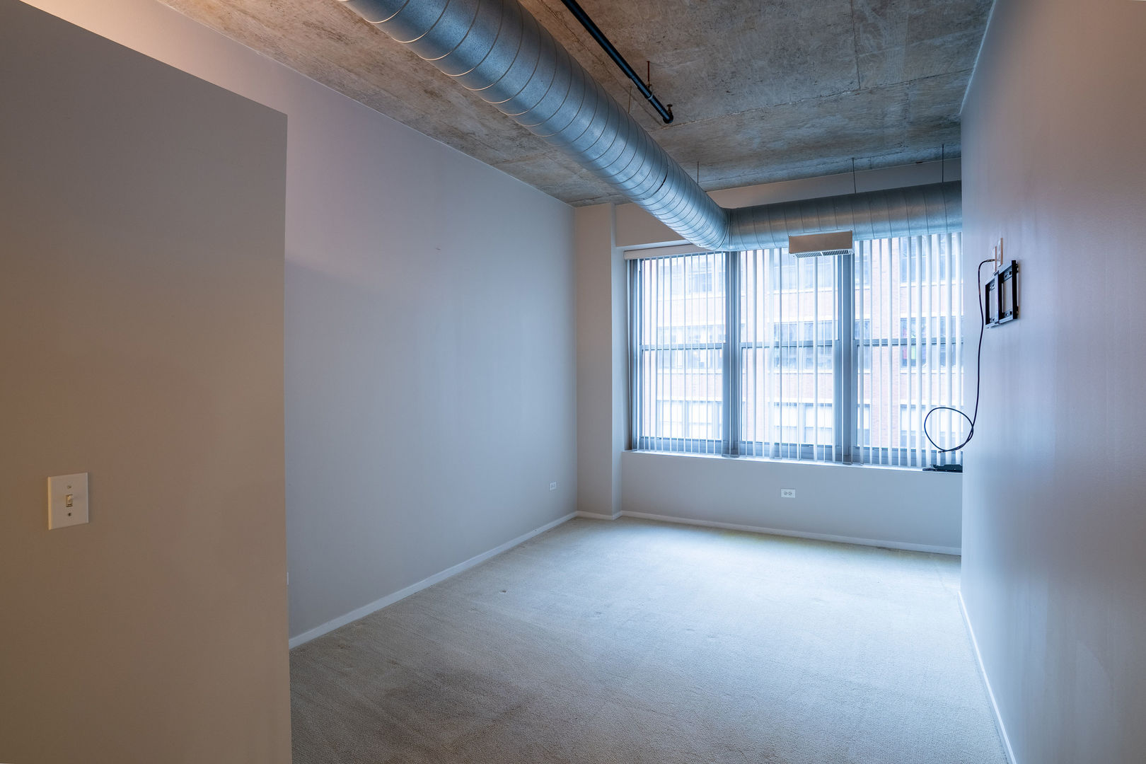 933 W Van Buren Street 404