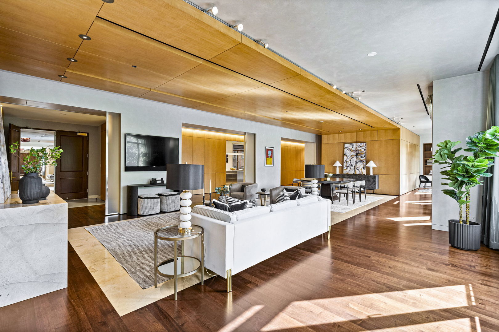 65 E GOETHE Street 3W