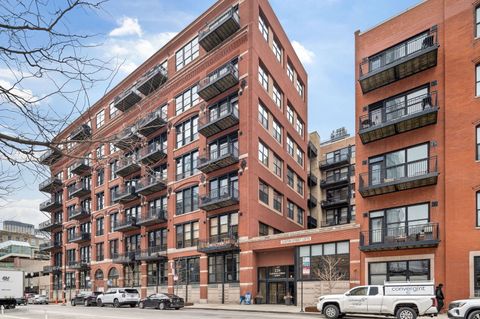 226 N Clinton Street 710 Chicago IL 60661