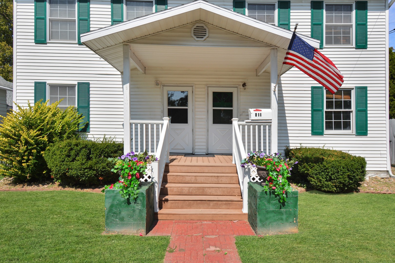 Bloomington, Illinois 61701, United States, 4 Bedrooms Bedrooms, ,5 BathroomsBathrooms,Residential,Contingent,238681