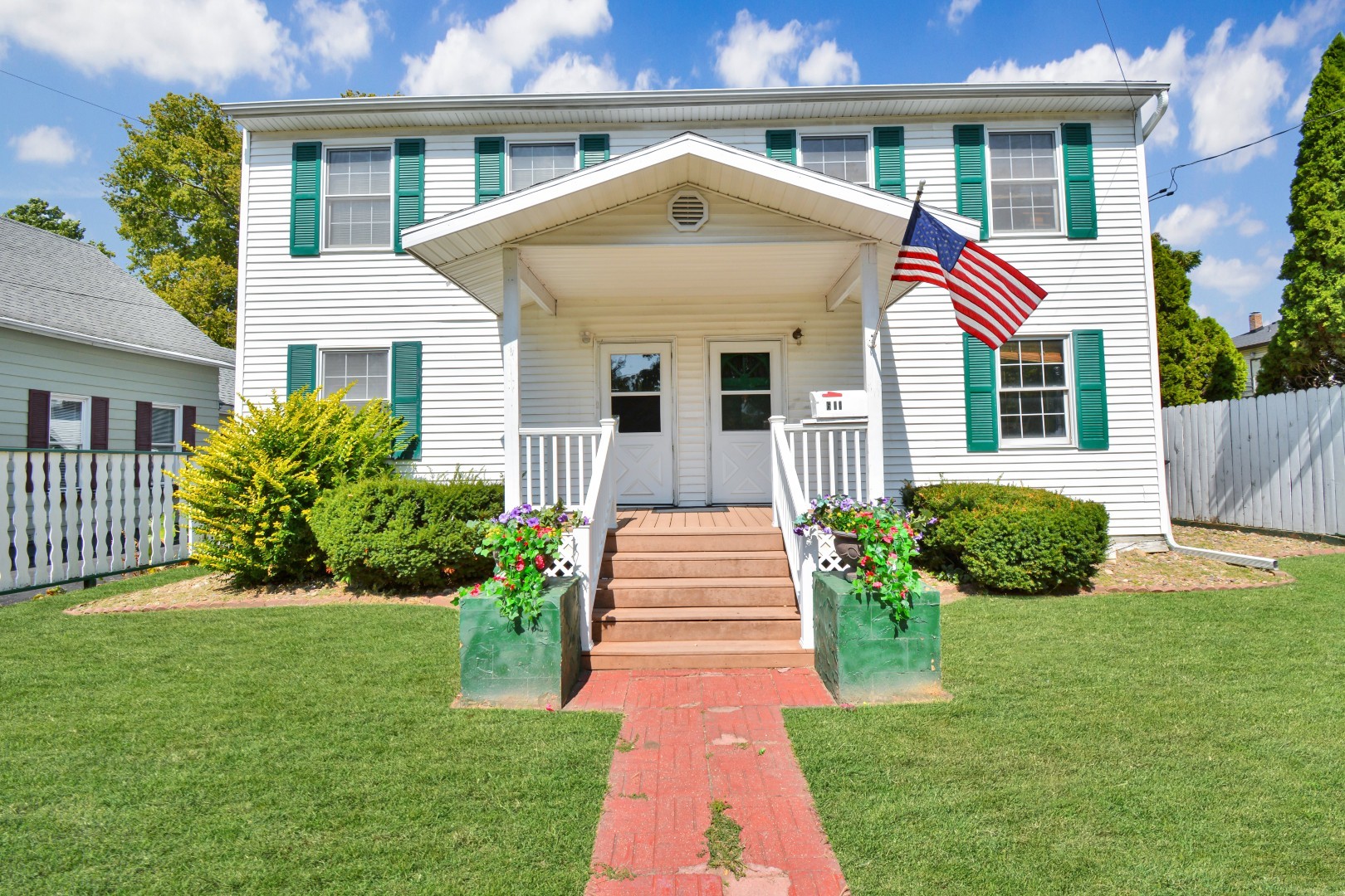 Bloomington, Illinois 61701, United States, 4 Bedrooms Bedrooms, ,5 BathroomsBathrooms,Residential,Contingent,238681