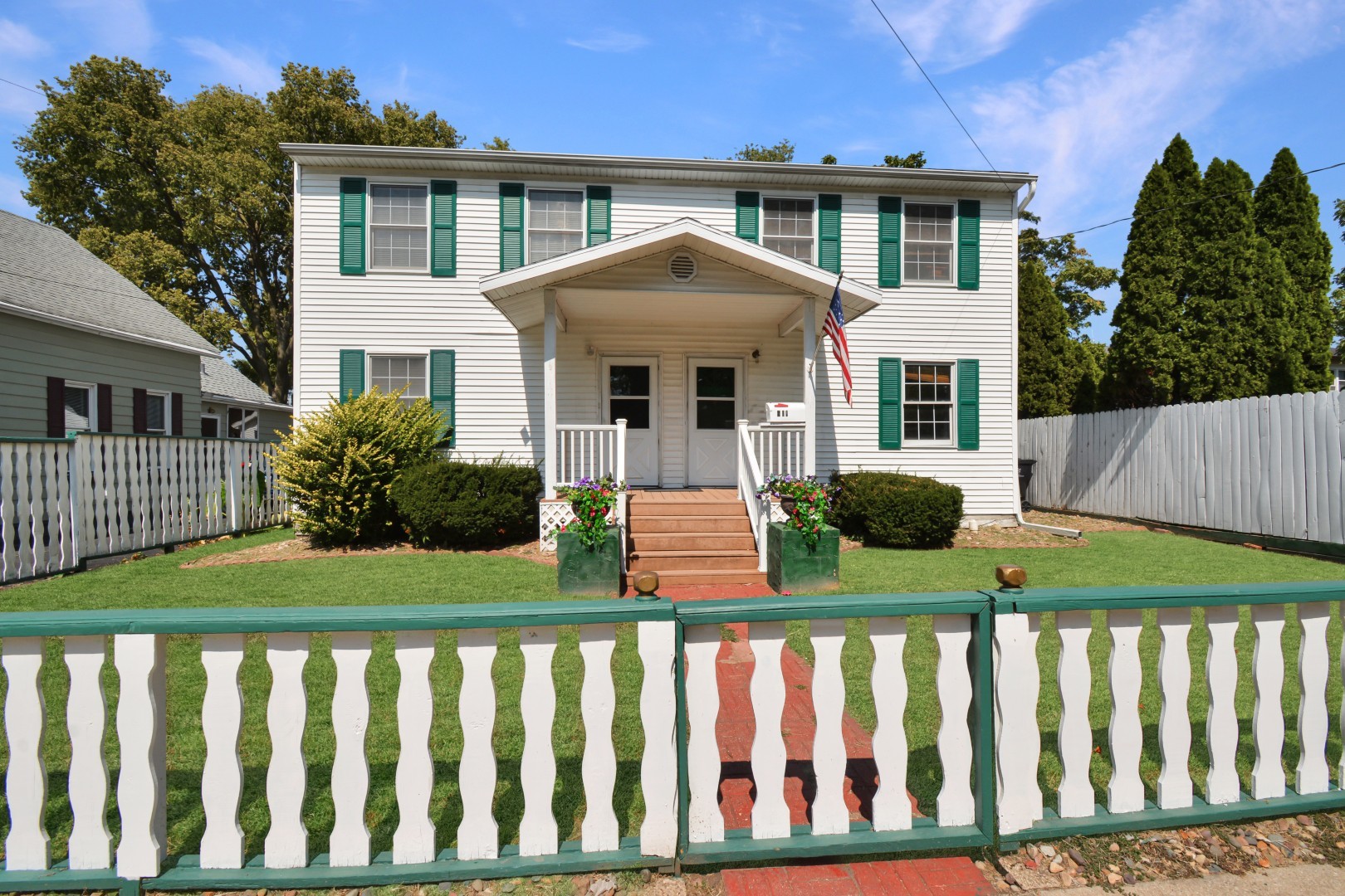 Bloomington, Illinois 61701, United States, 4 Bedrooms Bedrooms, ,5 BathroomsBathrooms,Residential,Contingent,238681