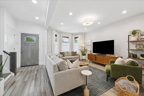 Tiny photo for 3427 N Kedzie Avenue, Chicago, IL 60618 (MLS # 12699998)