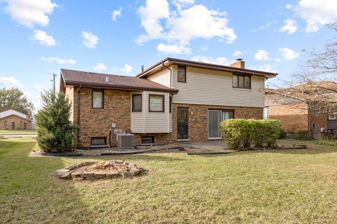 Tiny photo for 16747 Paxton Avenue, South Holland, IL 60473 (MLS # 12520482)