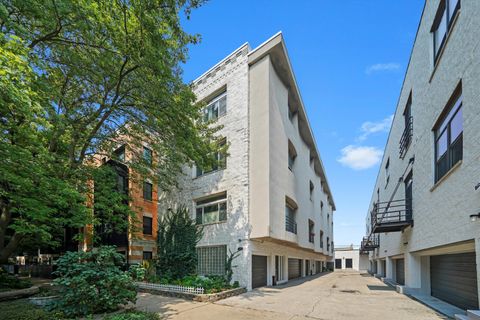 Photo of 2231 N Lister Avenue #D, Chicago, IL 60614 (MLS # 12475215)