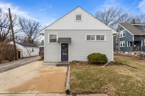 Tiny photo for 722 S Prairie Street, Champaign, IL 61820 (MLS # 12543422)