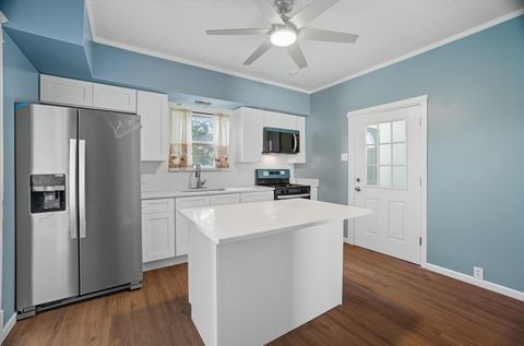 Tiny photo for 1019 Magnolia Avenue, Joliet, IL 60432 (MLS # 12492327)