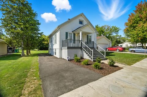 Tiny photo for 1019 Magnolia Avenue, Joliet, IL 60432 (MLS # 12492327)