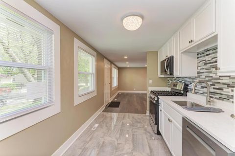 Tiny photo for 502 Tyler Drive, Carpentersville, IL 60110 (MLS # 12645017)