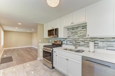 Tiny photo for 502 Tyler Drive, Carpentersville, IL 60110 (MLS # 12645017)