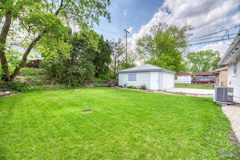 Tiny photo for 502 Tyler Drive, Carpentersville, IL 60110 (MLS # 12645017)