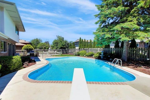 Tiny photo for 125 Lynnfield Lane, Schaumburg, IL 60193 (MLS # 12686535)
