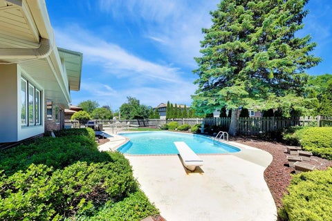 Tiny photo for 125 Lynnfield Lane, Schaumburg, IL 60193 (MLS # 12686535)