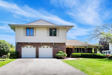 Photo of 125 Lynnfield Lane, Schaumburg, IL 60193 (MLS # 12686535)