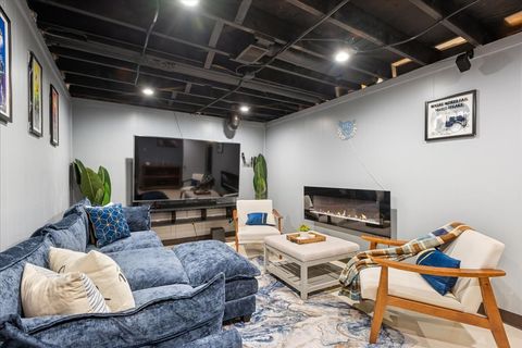 Tiny photo for 1135 Mount Vernon Court #B, Wheaton, IL 60189 (MLS # 12537327)