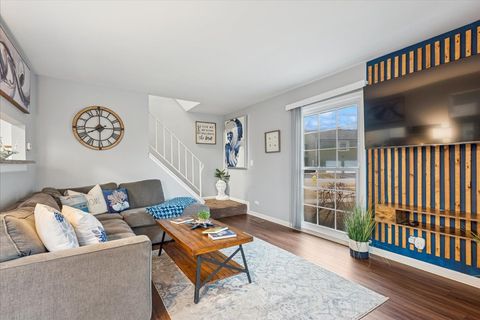 Tiny photo for 1135 Mount Vernon Court #B, Wheaton, IL 60189 (MLS # 12537327)