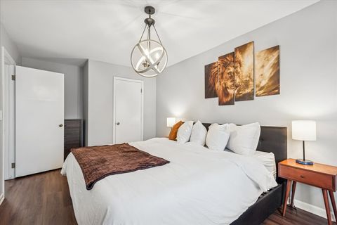 Tiny photo for 1135 Mount Vernon Court #B, Wheaton, IL 60189 (MLS # 12537327)