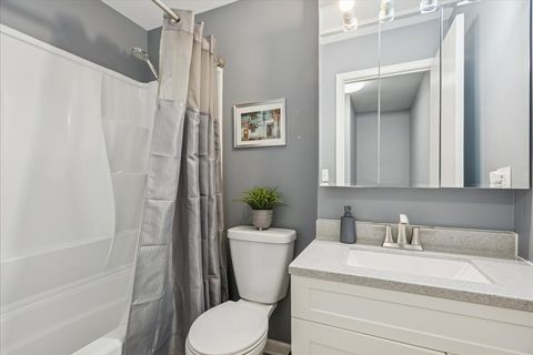 Tiny photo for 1135 Mount Vernon Court #B, Wheaton, IL 60189 (MLS # 12537327)