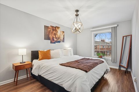 Tiny photo for 1135 Mount Vernon Court #B, Wheaton, IL 60189 (MLS # 12537327)