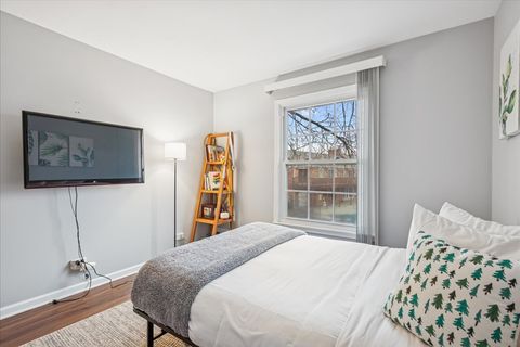 Tiny photo for 1135 Mount Vernon Court #B, Wheaton, IL 60189 (MLS # 12537327)