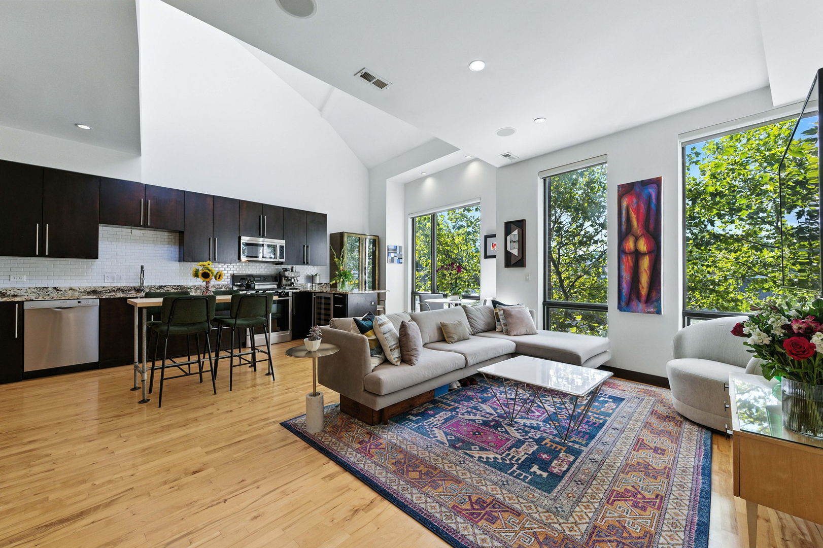2130 W NORTH Avenue 303