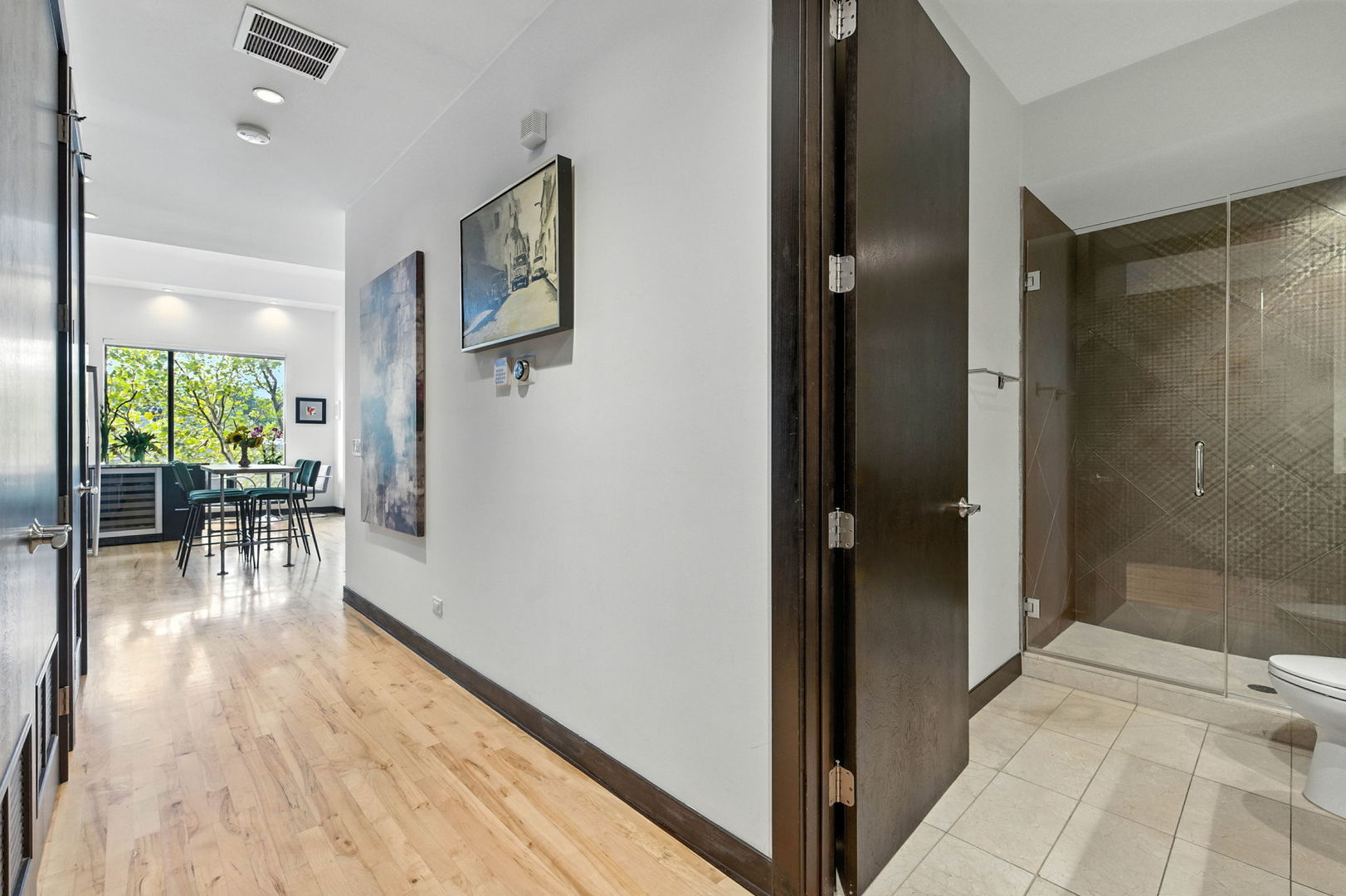 2130 W NORTH Avenue 303