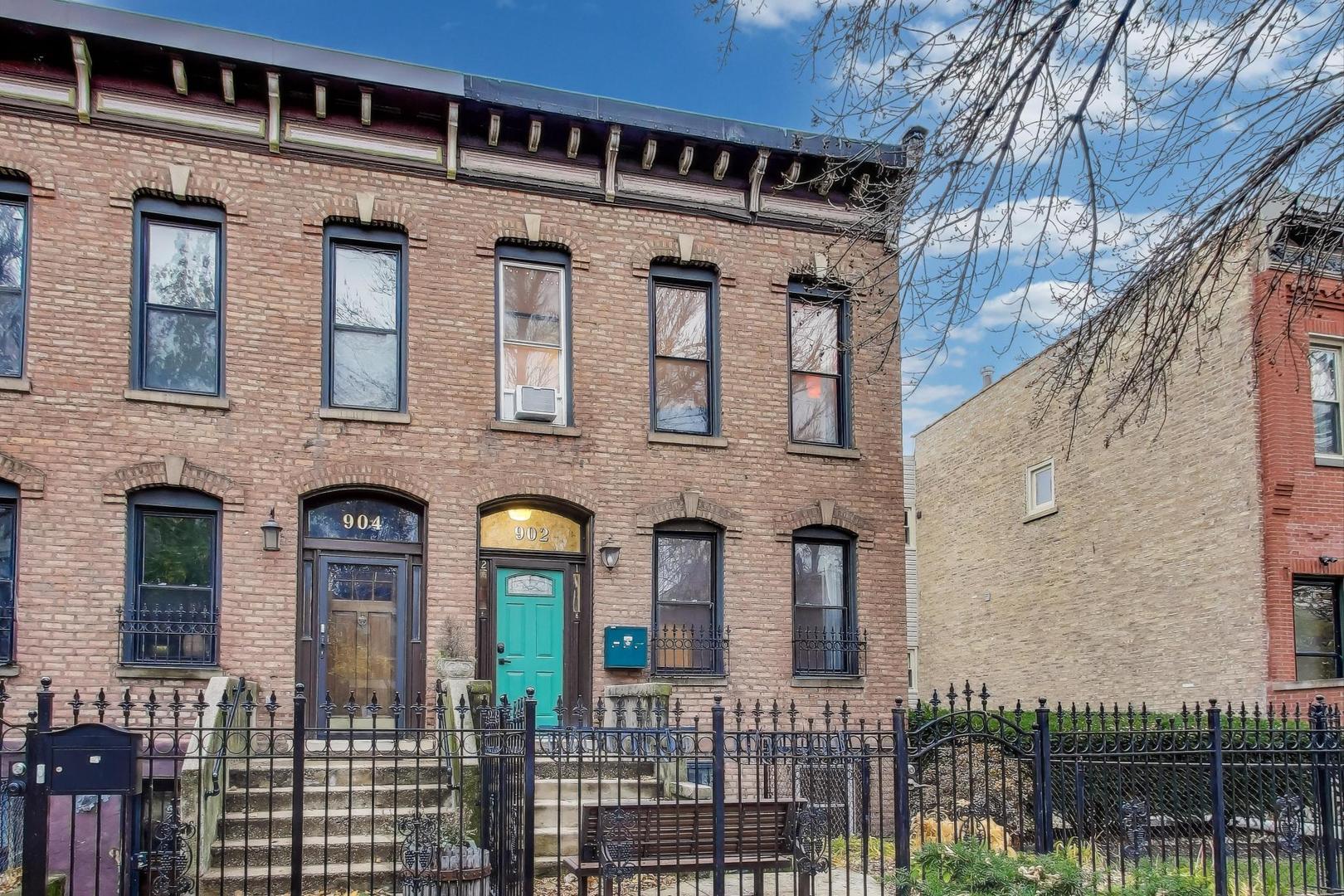 902 S Claremont Avenue