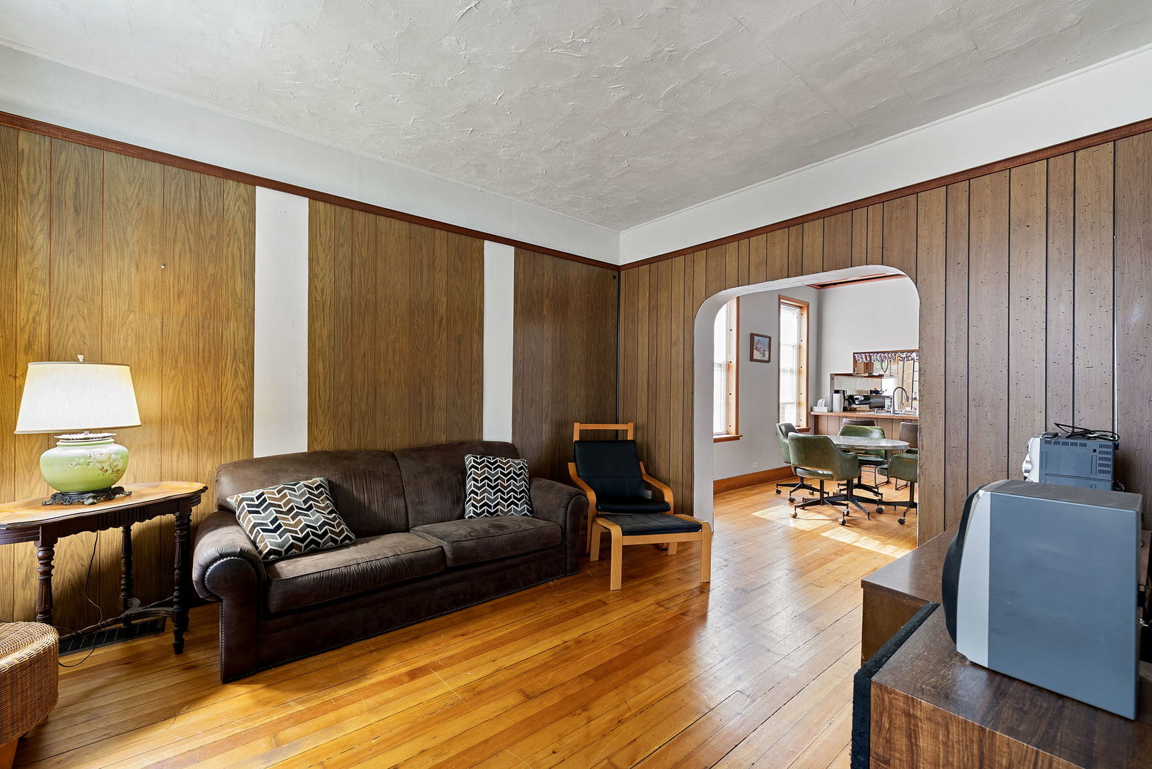 2421 W 21st Place