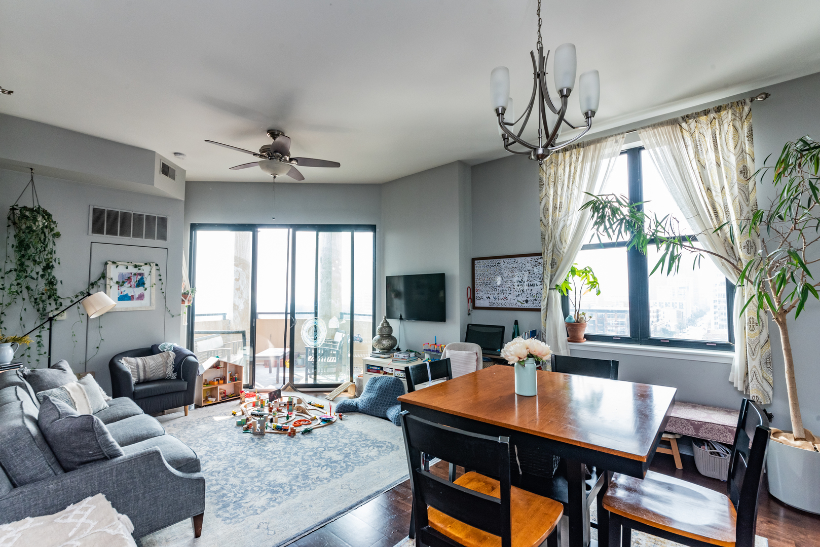 1464 S Michigan Avenue 1004