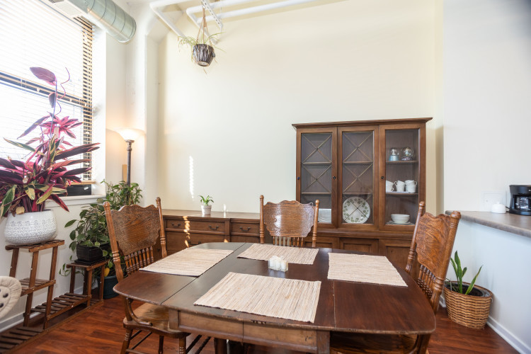 2323 W Pershing Road 140