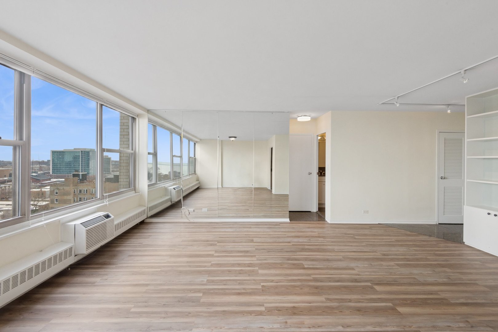 3900 N Lake Shore Drive 12D