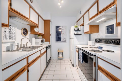 Tiny photo for 6109 Knoll Wood Road #102, Willowbrook, IL 60527 (MLS # 12655144)