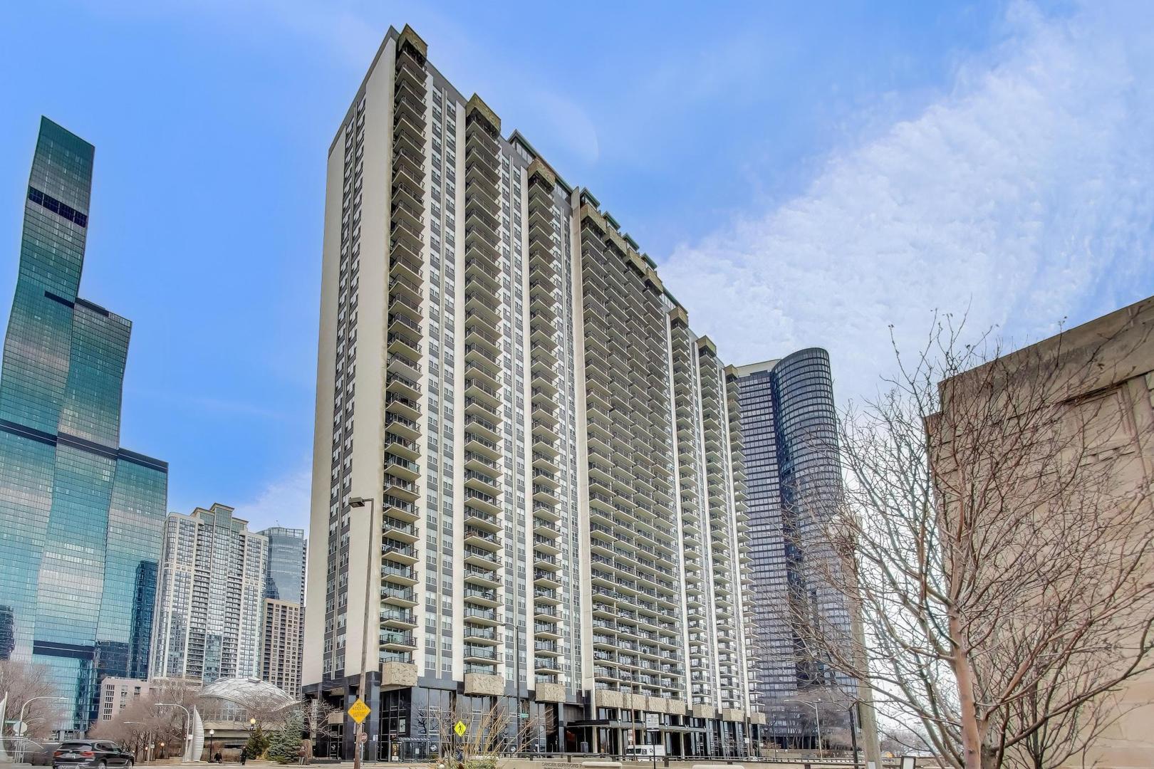 400 E Randolph Street 1727