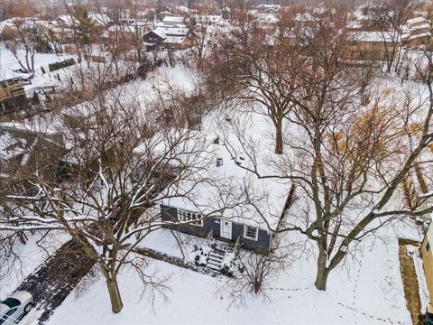 Tiny photo for 11333 72nd Street, Burr Ridge, IL 60527 (MLS # 12529105)