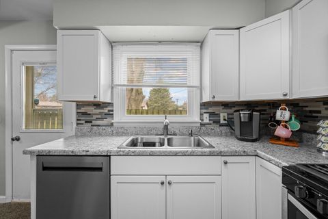 Tiny photo for 4315 26th Avenue, Moline, IL 61265 (MLS # 12550729)