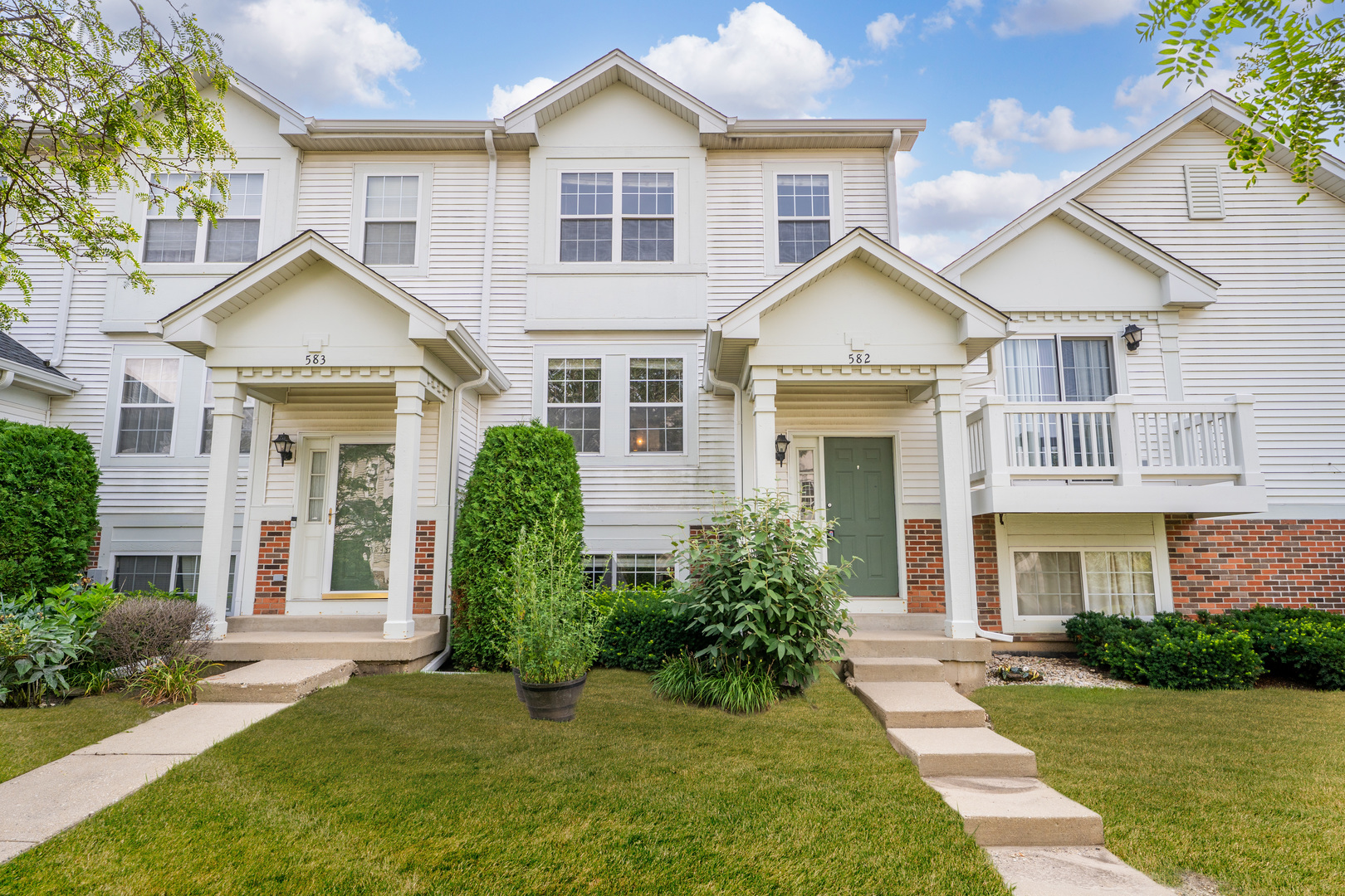 582 Holiday Lane