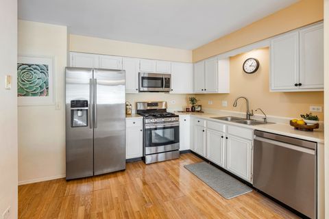 Tiny photo for 552 Portsmith Court, Crystal Lake, IL 60014 (MLS # 12559990)