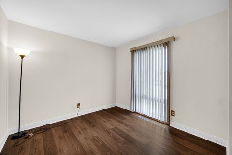 Tiny photo for 5213 W Greenbrier Drive, McHenry, IL 60050 (MLS # 12537541)