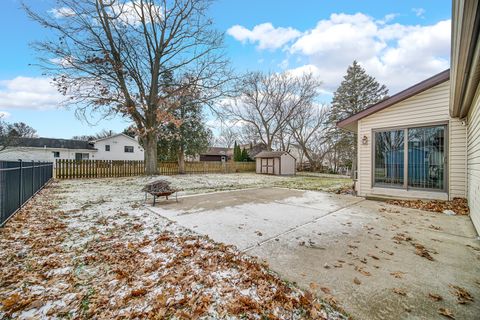 Tiny photo for 5213 W Greenbrier Drive, McHenry, IL 60050 (MLS # 12537541)