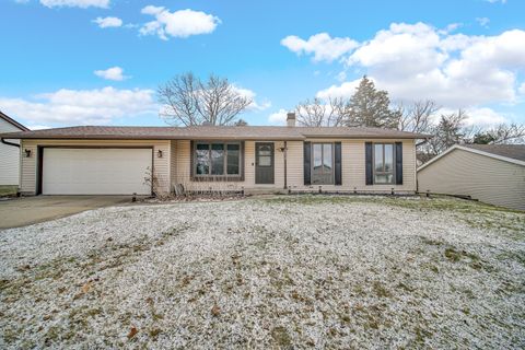 Tiny photo for 5213 W Greenbrier Drive, McHenry, IL 60050 (MLS # 12537541)
