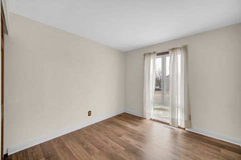 Tiny photo for 5213 W Greenbrier Drive, McHenry, IL 60050 (MLS # 12537541)