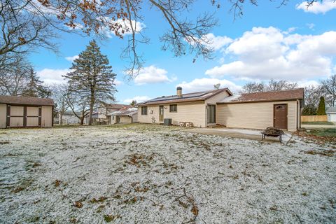 Tiny photo for 5213 W Greenbrier Drive, McHenry, IL 60050 (MLS # 12537541)