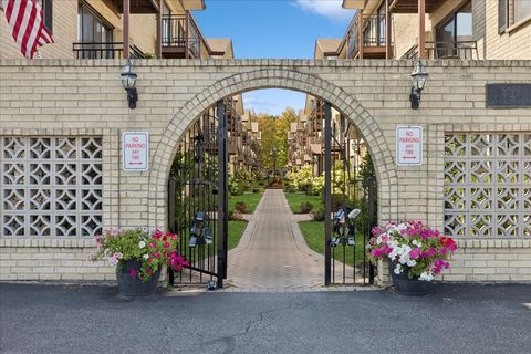 Tiny photo for 5143 N East River Road #152B, Chicago, IL 60656 (MLS # 12493185)