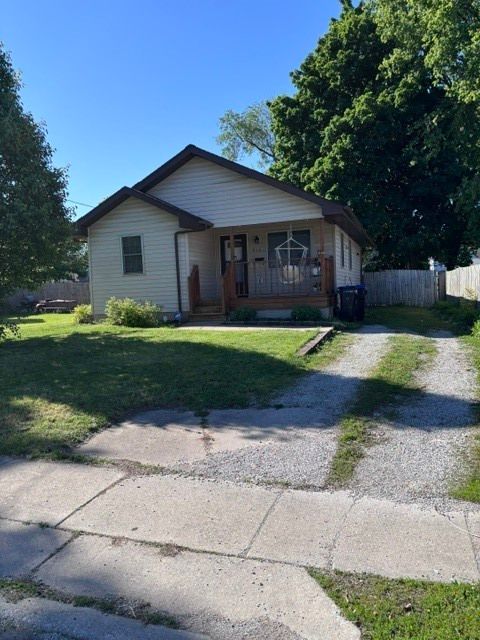 Photo of 712 W Monroe Street, Bloomington, IL 61701 (MLS # 12646762)